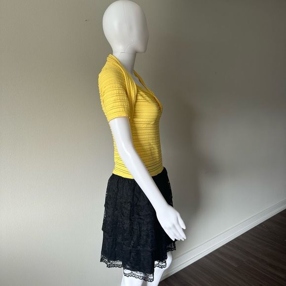 Y2K Yellow Betty Page Sweetheart Neckline 1950’s Retro Style Top With Ruching - Picture 7 of 10